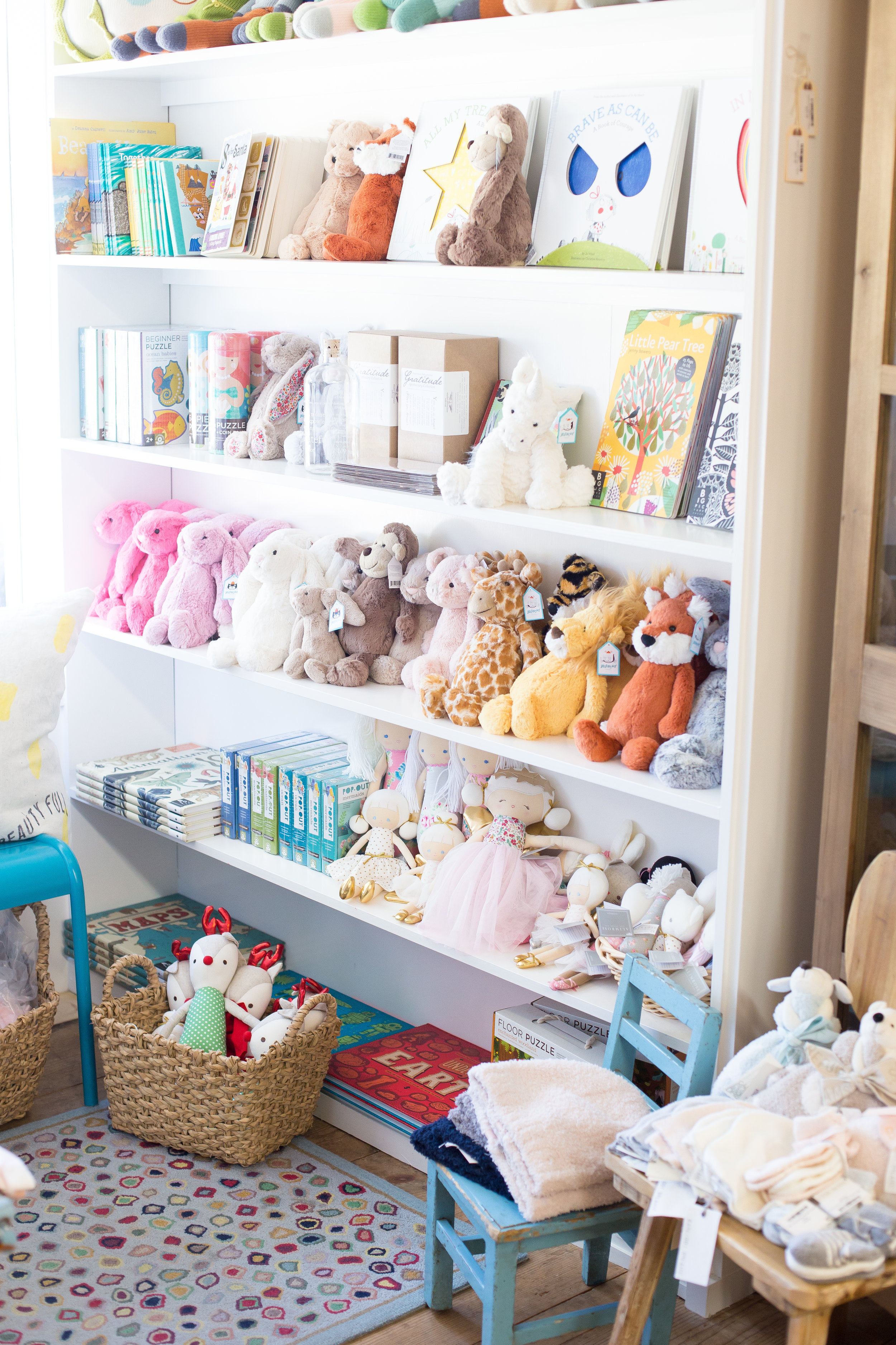 Children's books, baby books, luxury plush stuffed animals