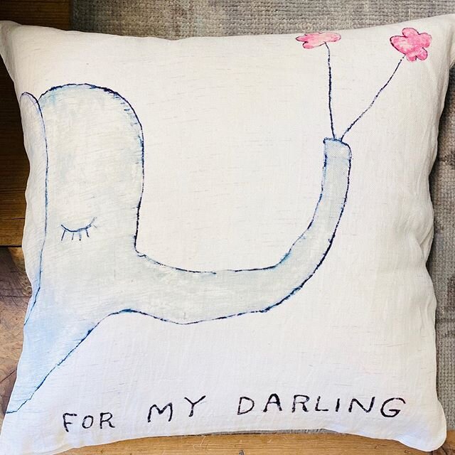 For you we have a shop FULL of unique and special merchandise to make your home your place you love to be! 💖
.
.
.
#formydarlingpillow #uniquemerchandise #timetoshop #weekendfun