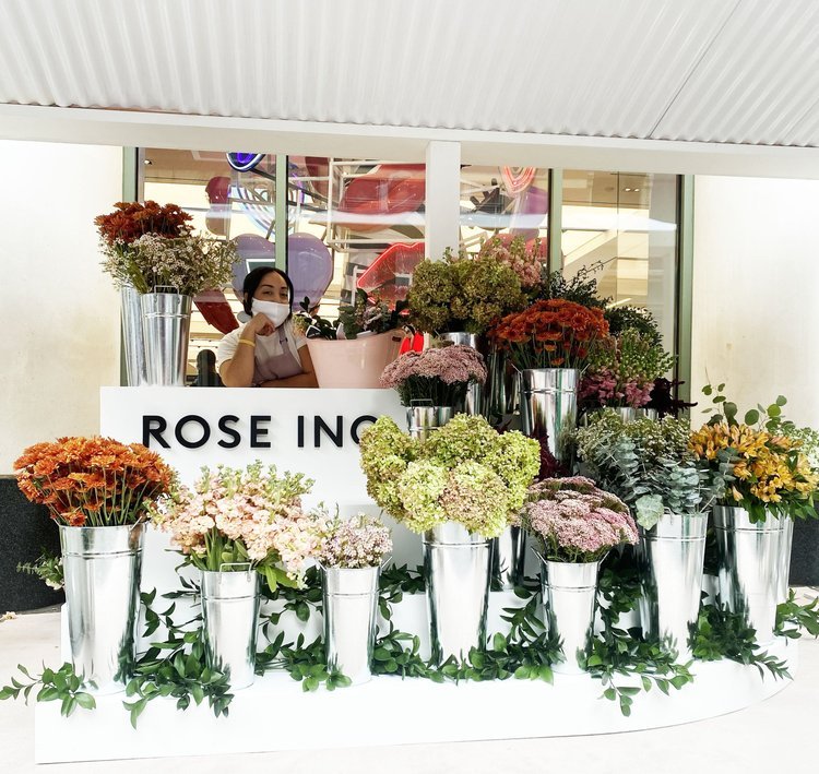 Rose Inc. Bouquet Bar 02