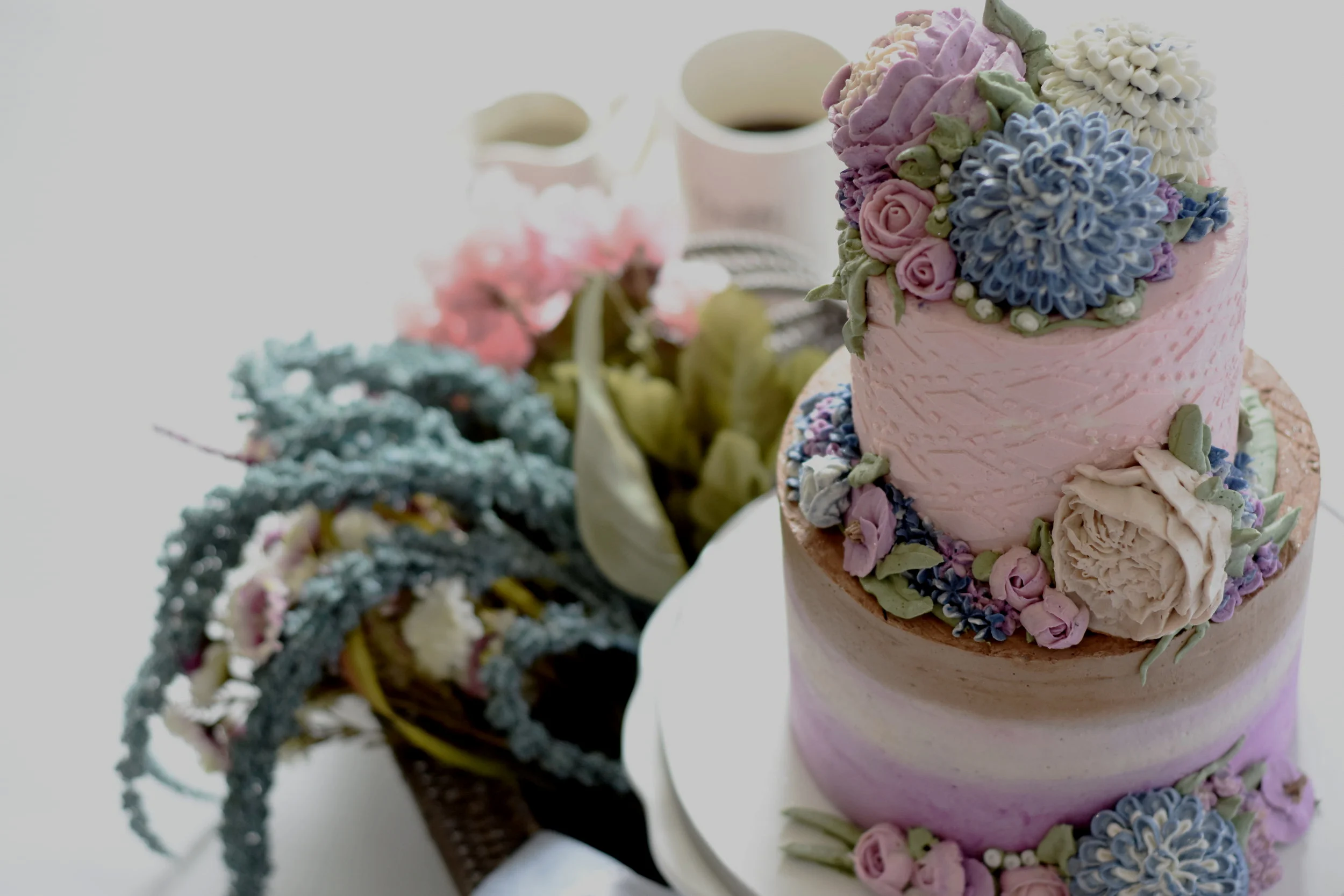 How to Choose between Buttercream & Fondant Icing — Skazka Cakes