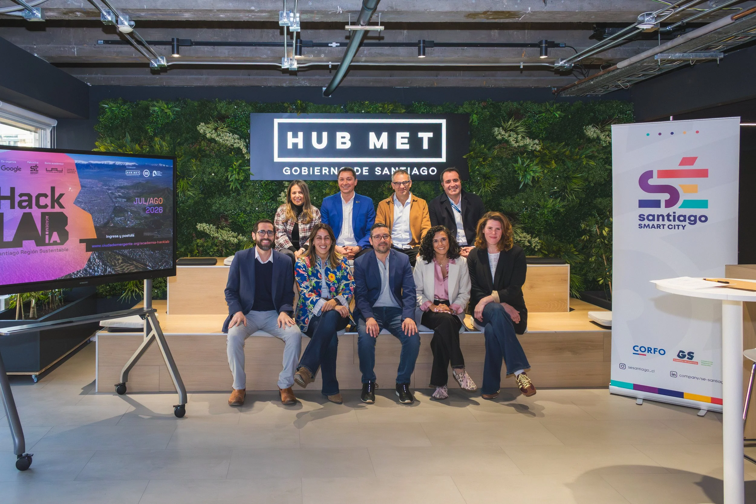 AcademIA HackLab da inicio oficial a su nueva etapa con firma de convenio entre Ciudad Emergente, Google, SÉ Santiago y CIT-UAI