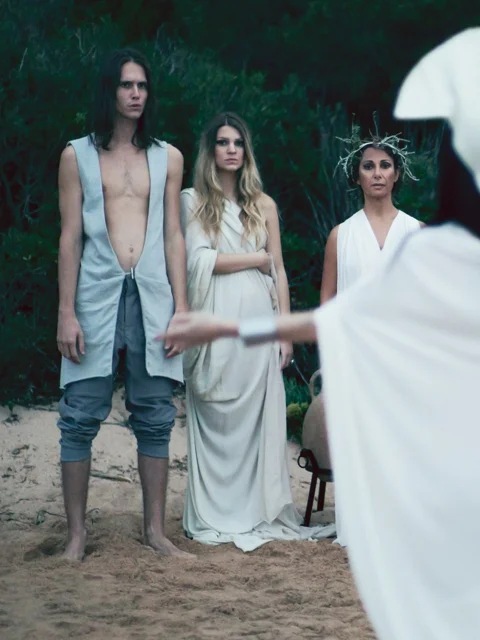 b7898c8a8e3e4d12-REALM-09 copy.jpg