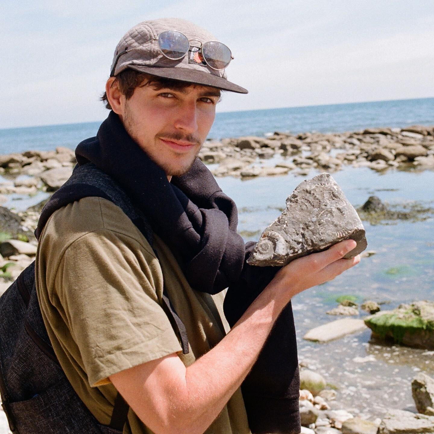 The Jurassic Coast is a paleontologist&rsquo;s dream ⚒ Fossils dating back 240 million years lay preserved in limestone here, most iconically the ammonite - a distant curly relative of 🐙🦑 that went extinct ~65 million years ago along with the 🦖🦕 