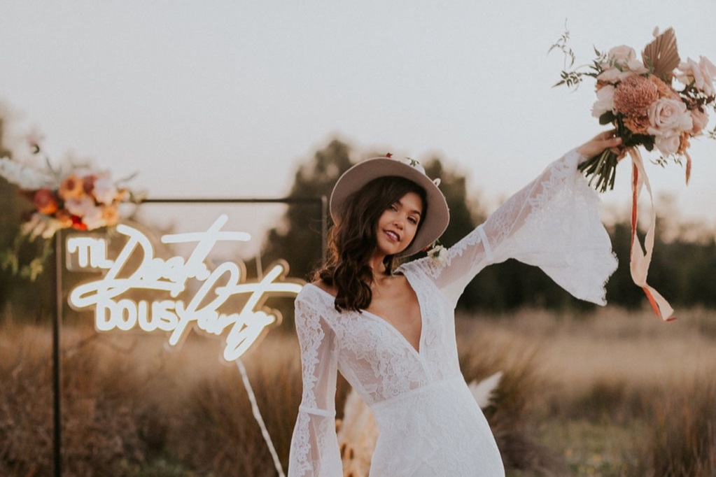 SNEAKPEEKLACEY+LEWIS-9.jpg
