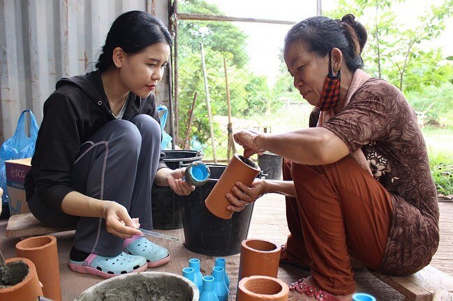 #BTS of our master potter Nukham making filters in Laos 😊 
&lrm; &lrm; &lrm; &lrm; &lrm; &lrm; &lrm; &lrm; &lrm; &lrm; &lrm; &lrm; &lrm; &lrm; &lrm; &lrm; &lrm; &lrm;

🌏 Help us bring clean water to the world by resharing

 &lrm; &lrm; &lrm; &lrm; 