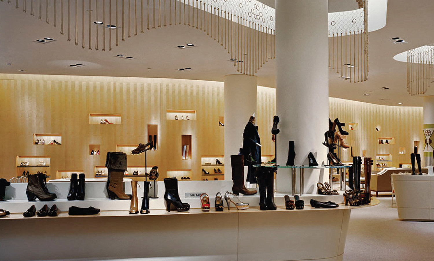 Barneys New York, Chicago – Visual Merchandising and Store Design