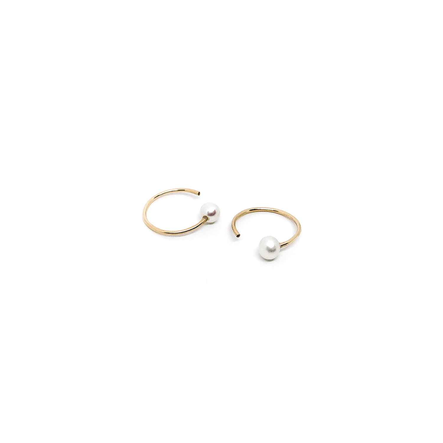 freshwater pearl huggies earrings