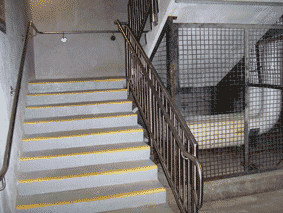 Stainless-parking-garage-railing.gif