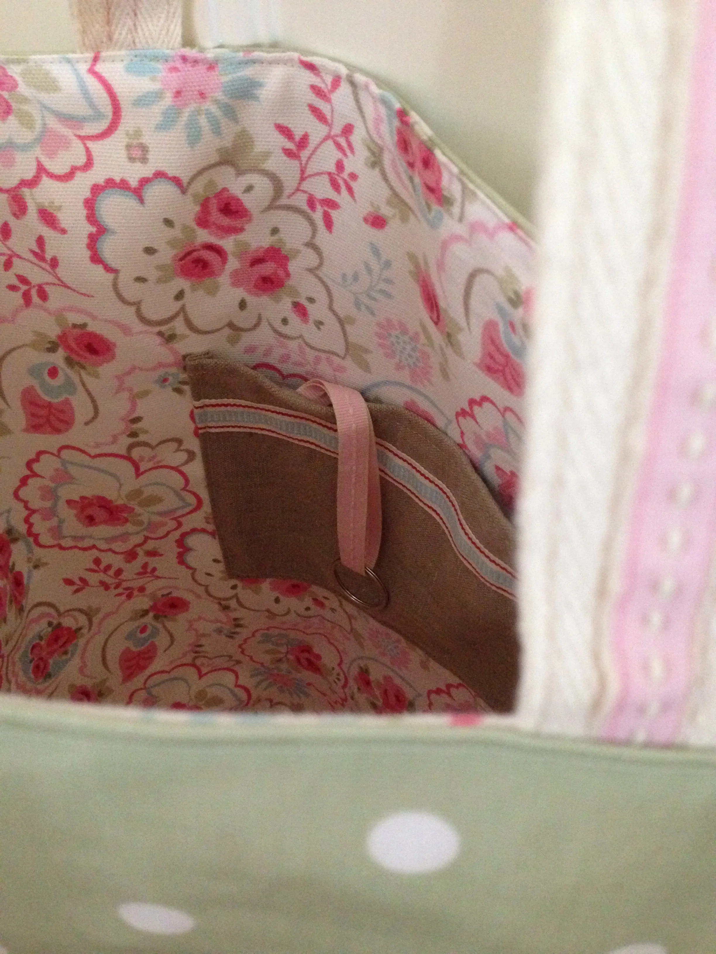 sage dotty oilcloth shopper lining and pocket.JPG