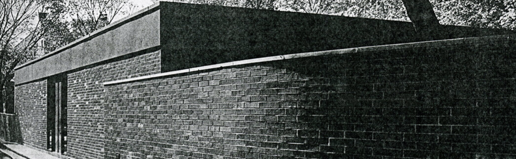 Modern in the Middle: Chicago Houses 1929-1975