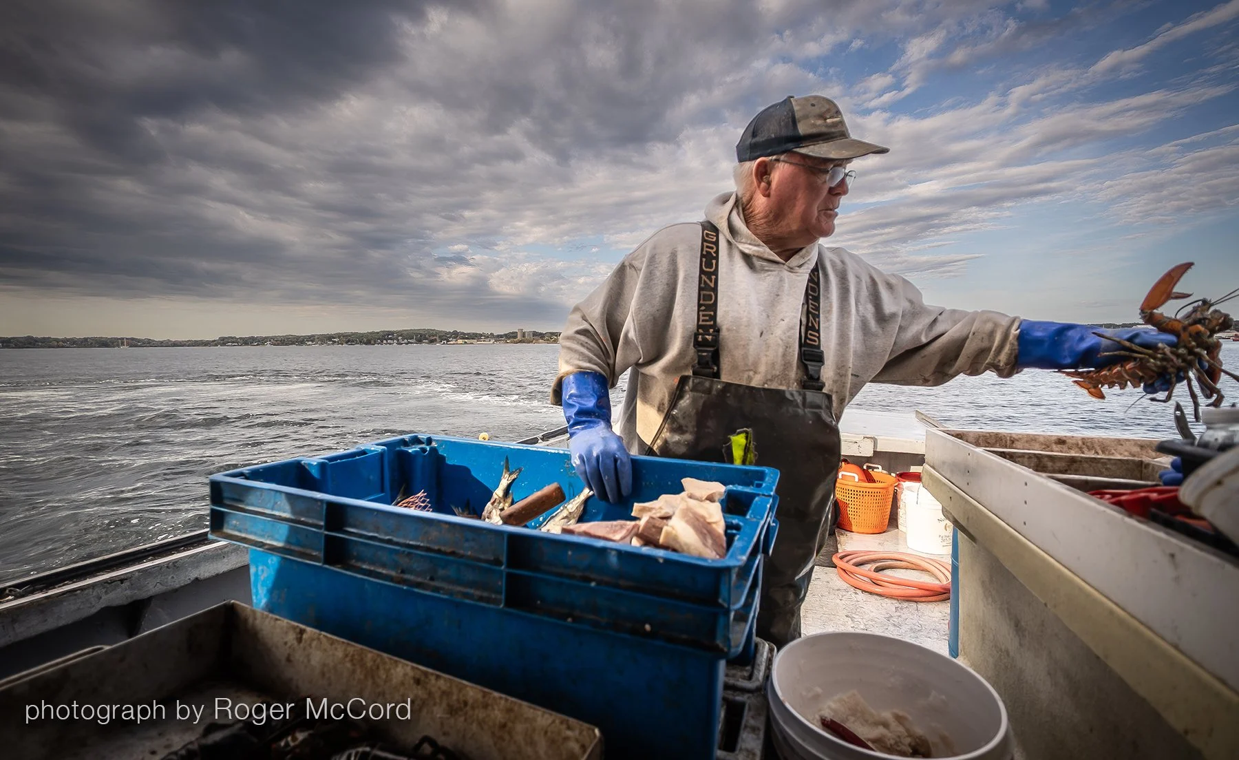 RogerF holds bug lo-rez.jpg