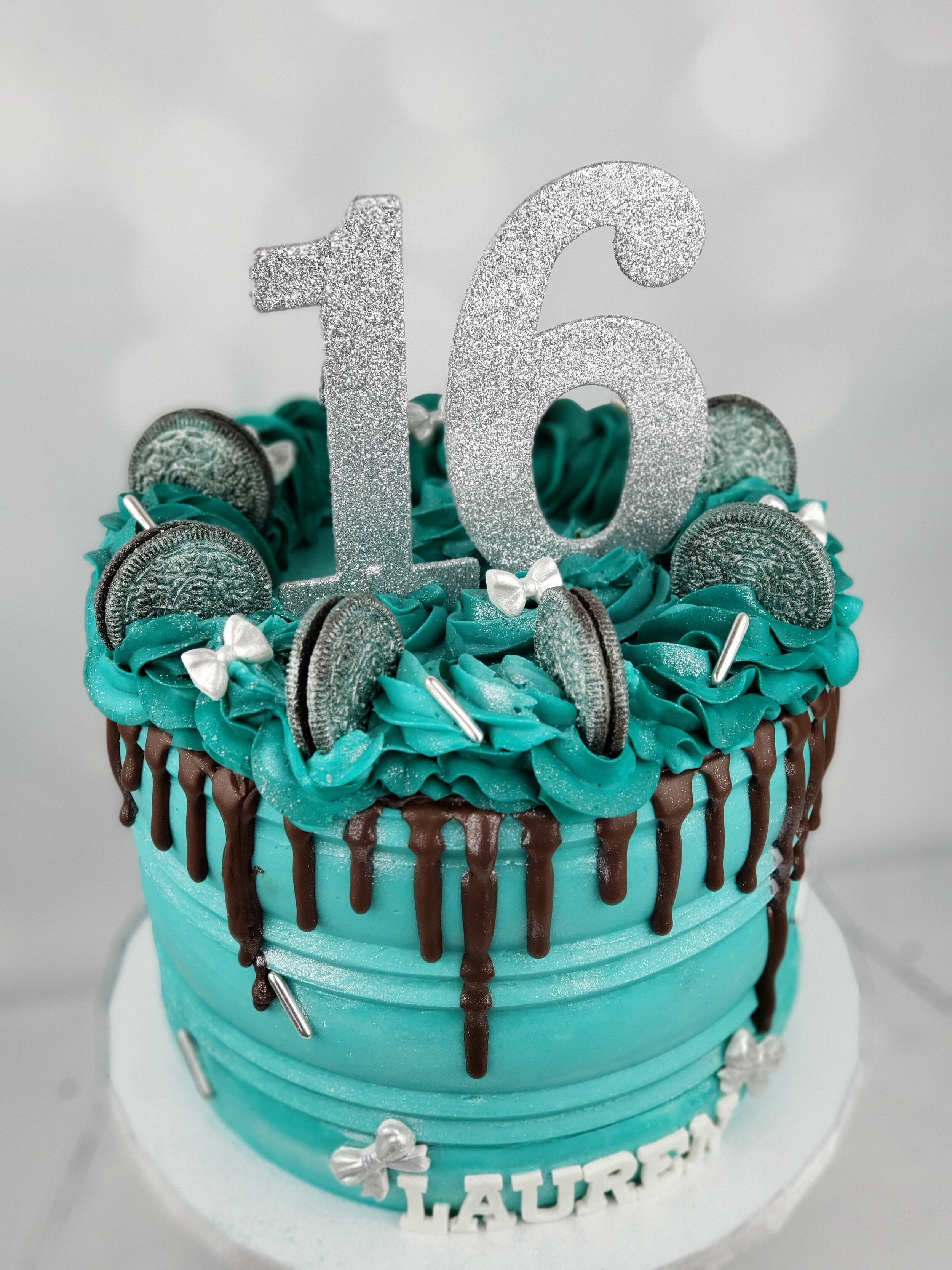 Chicago_Bakery-Sweet-16-Cake.jpg