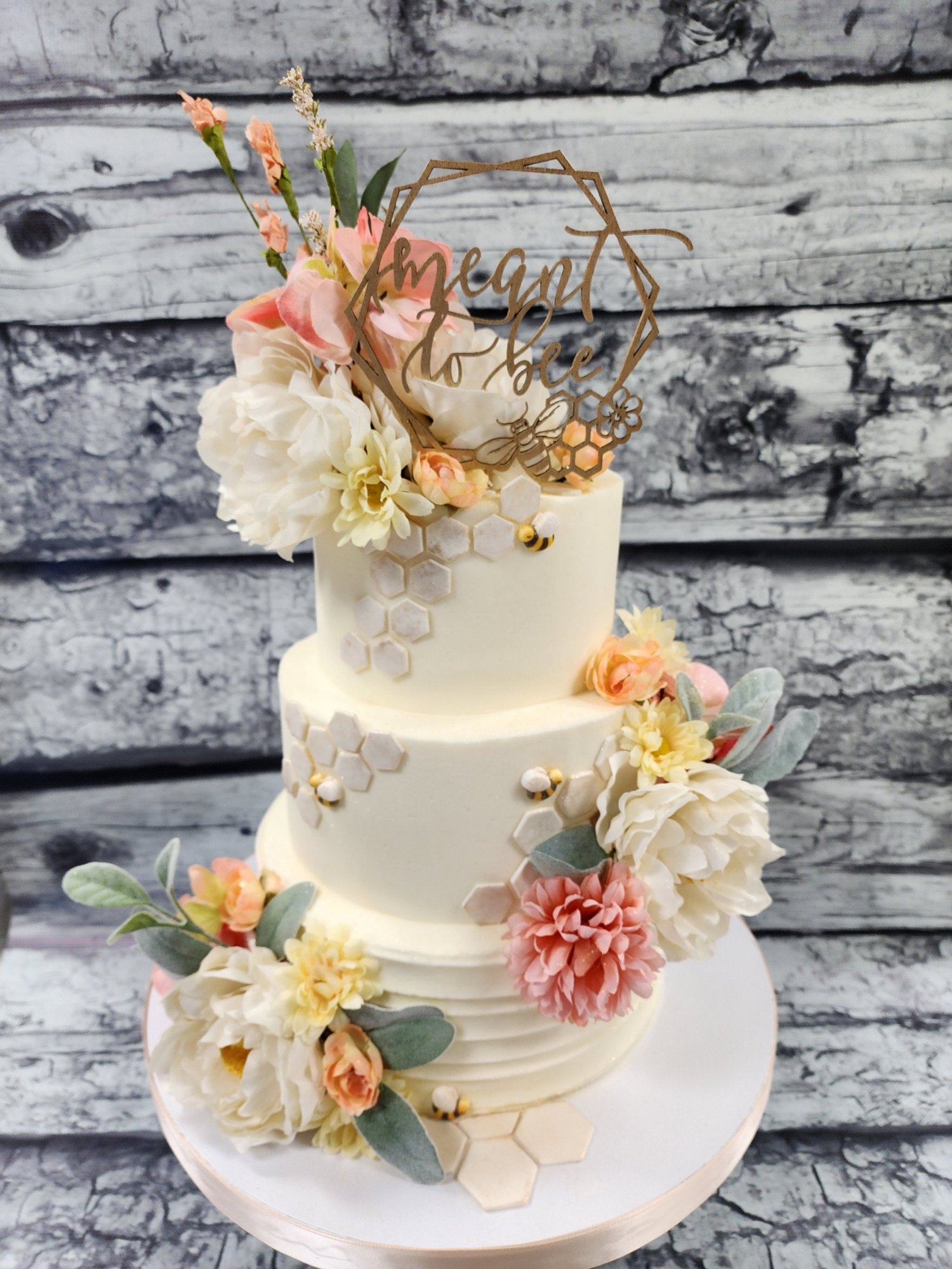 bee theme wedding cake.jpg