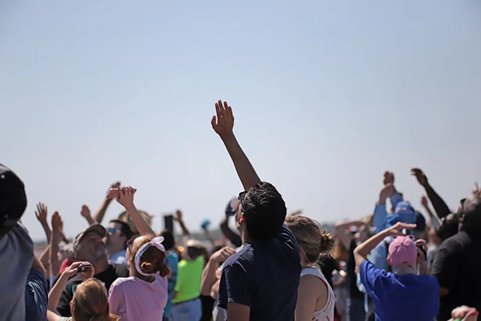 sun_crowd.jpg