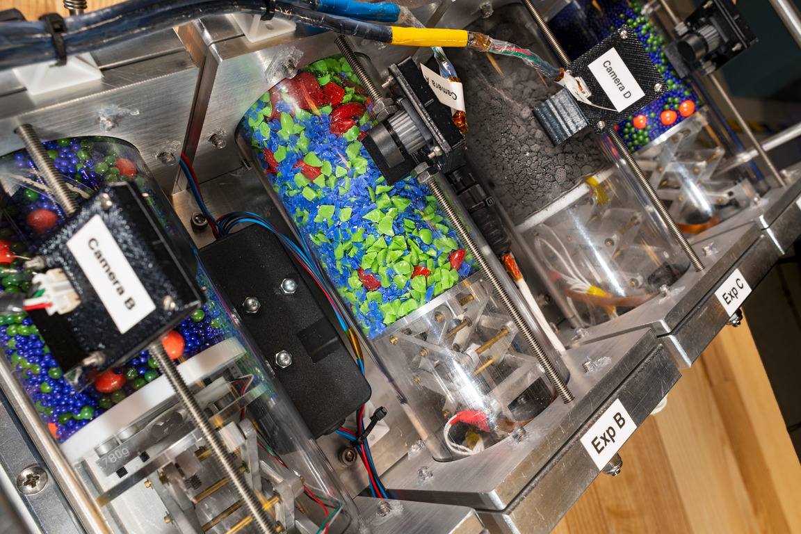 Various regolith materials inside HERMES