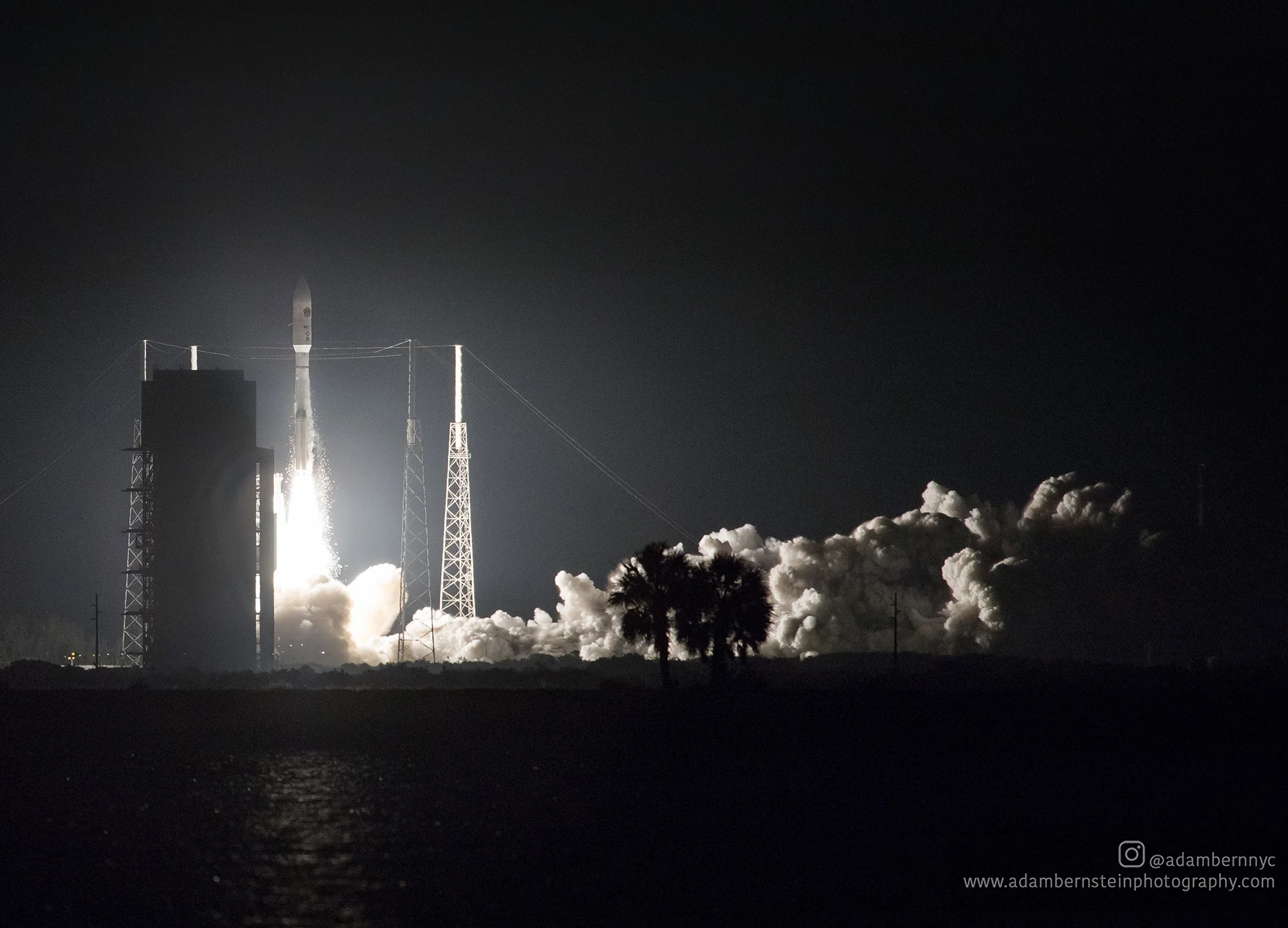 ULA_AEHF5_night_liftoff.jpg