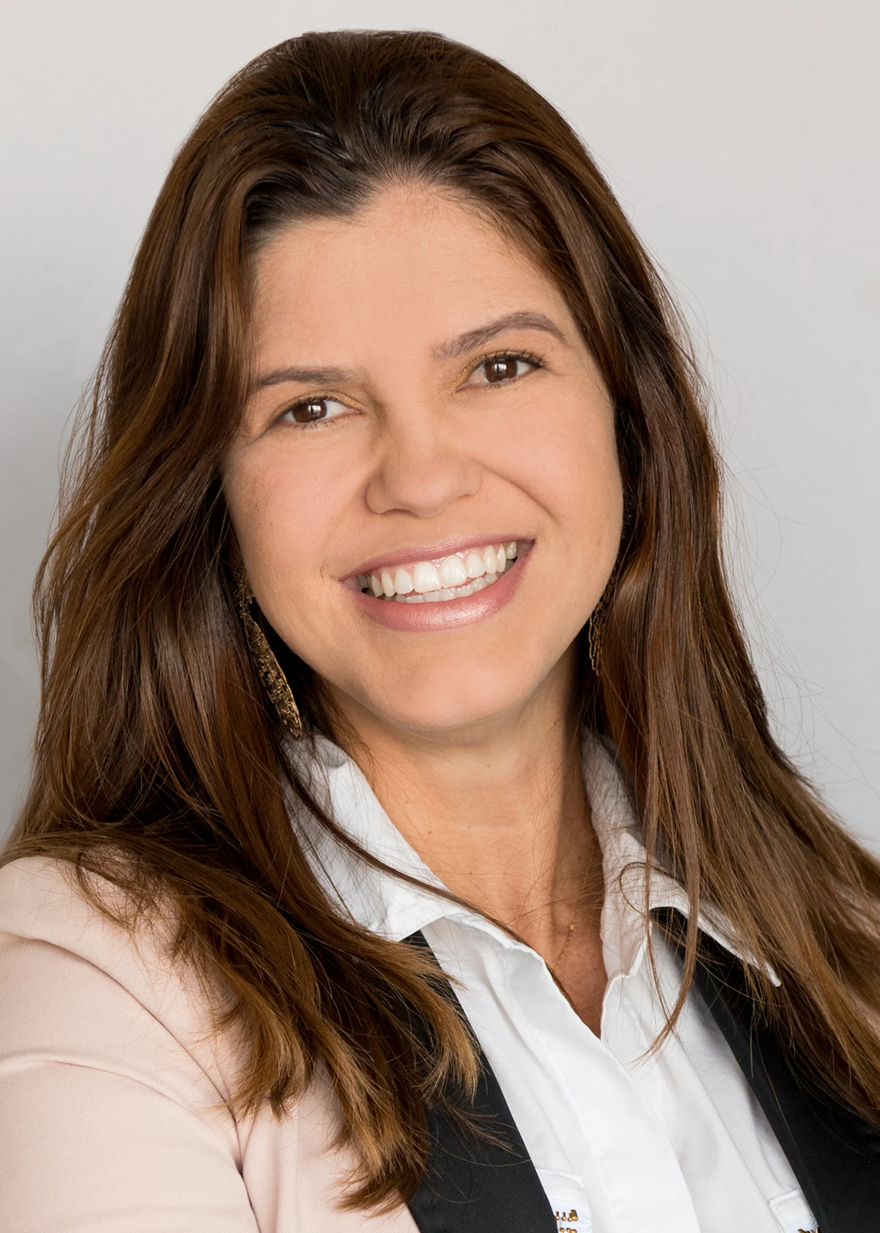 Perla's Professional Headshot Photography