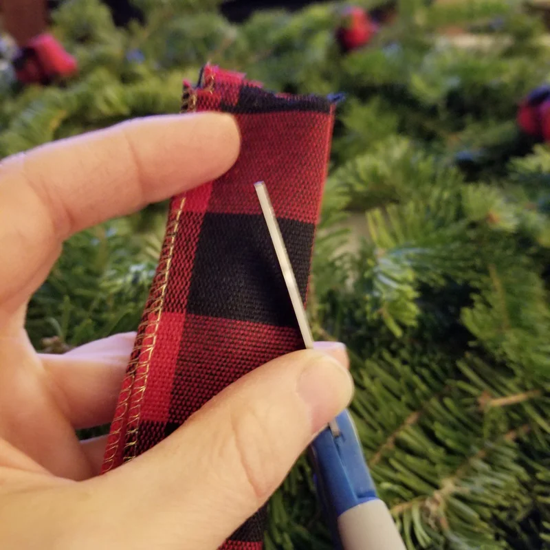 How to decorate a holiday wreath.jpg