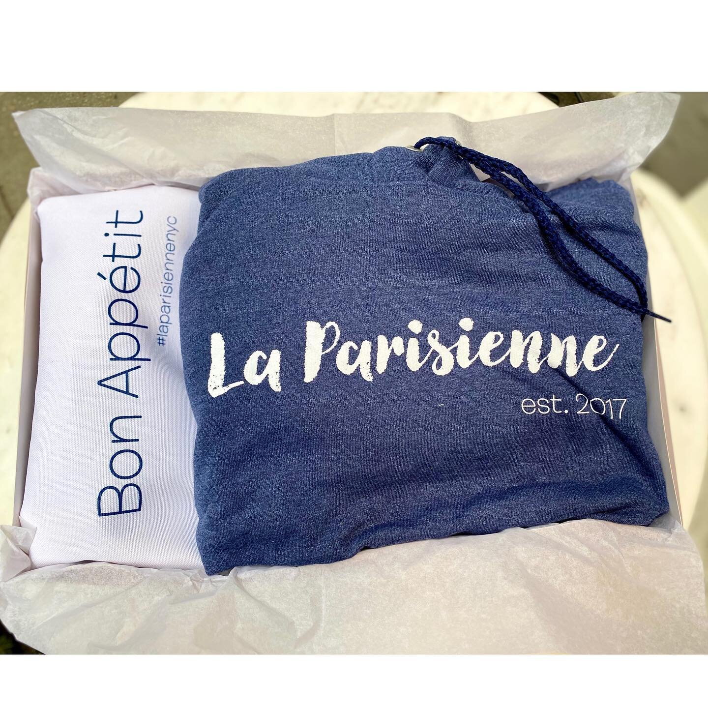 La Parisienne is giving away a GIFT BOX ( 1 hoodie + 1 tote bag) to 1 lucky client! #laparisienne #frenchcaf&eacute; #fidi #downtownnyc