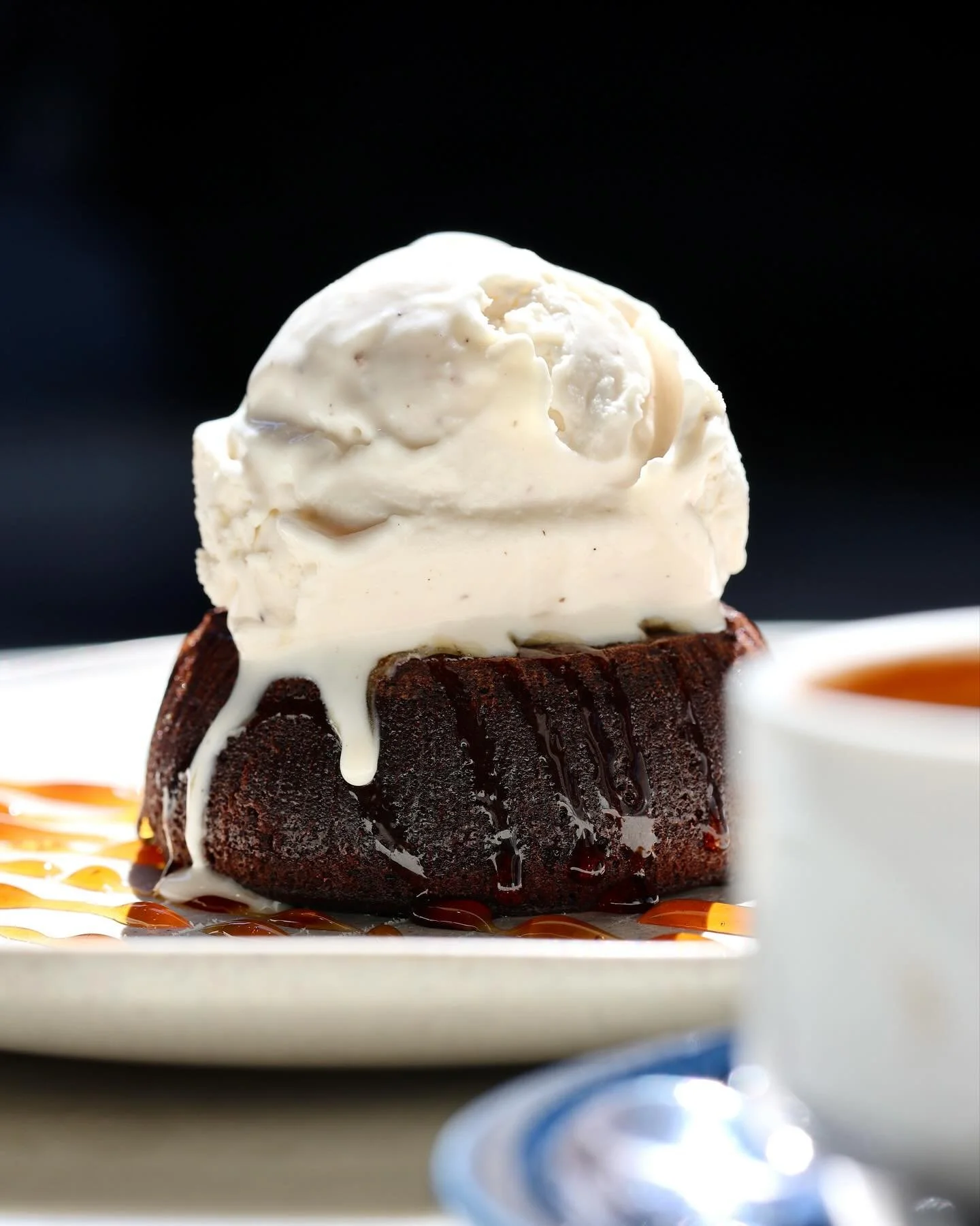 A coffee, a chocolate lava cake, vanilla ice cream!
Simple little pleasures… at La Parisienne ☕🍫
📍9 Maiden Lane – NYC
#laparisienneNYC #nyceats #comfortfood #desserttime #parisvibes