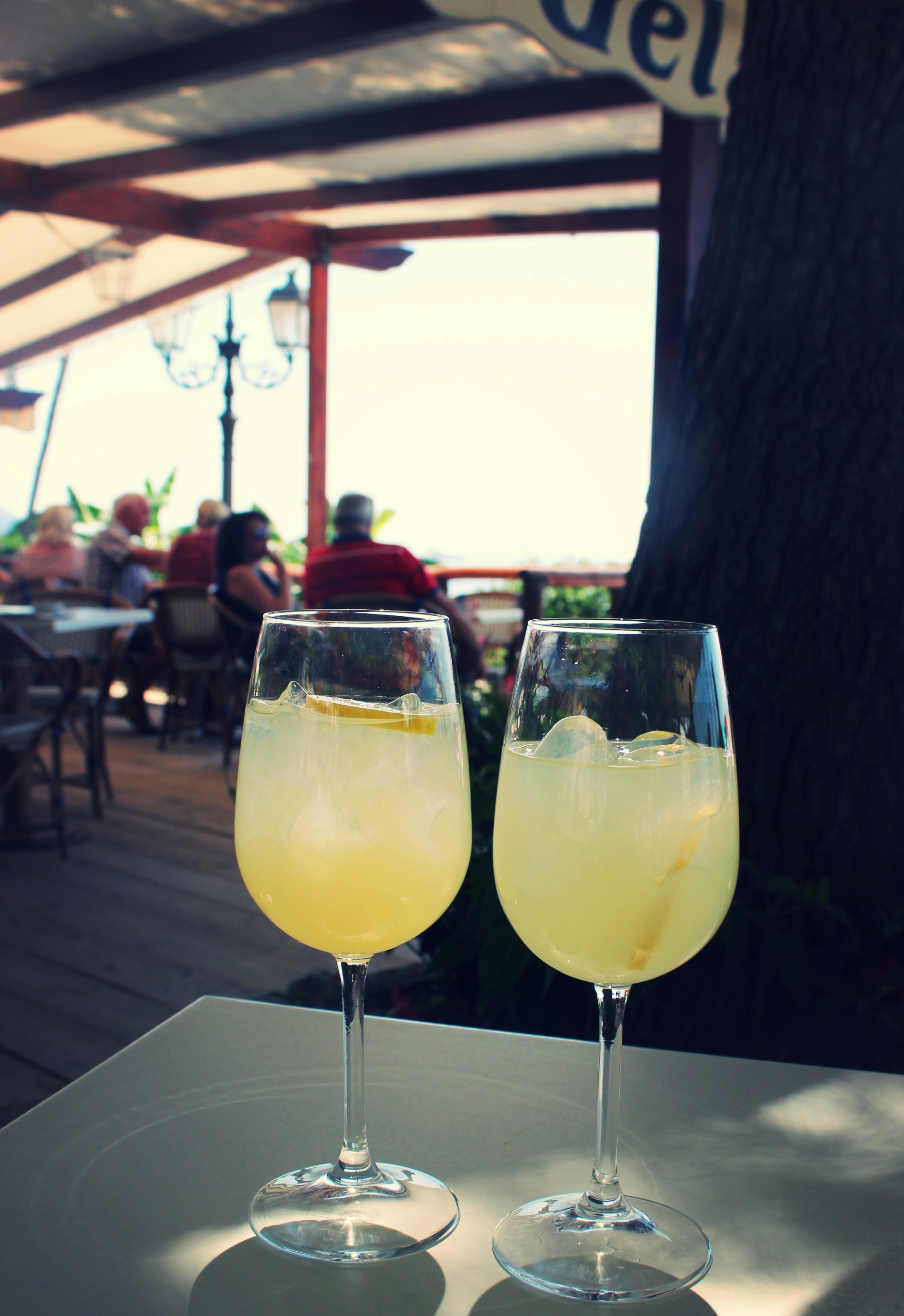 How to Make a Limoncello Spritzer - A Taste of Positano