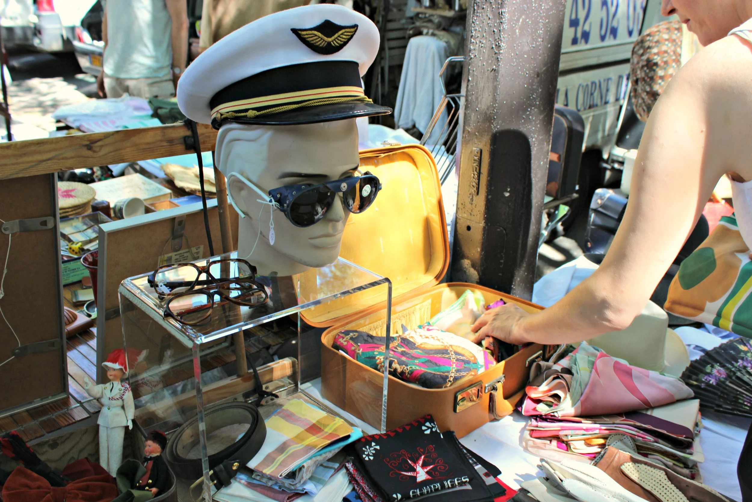 A Sunny Afternoon at the Parisian Flea Market - Porte Vanves