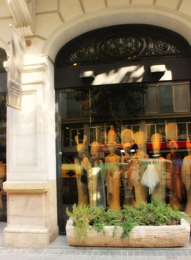 Azul Tierra Barcelona Front entrance on Stylemindchic Lifestyle