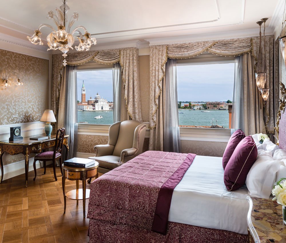 rid_3_Baglioni_Hotel_Luna_Venezia_Junior_Suite_Lagoon_View_Bedroom_1.jpg