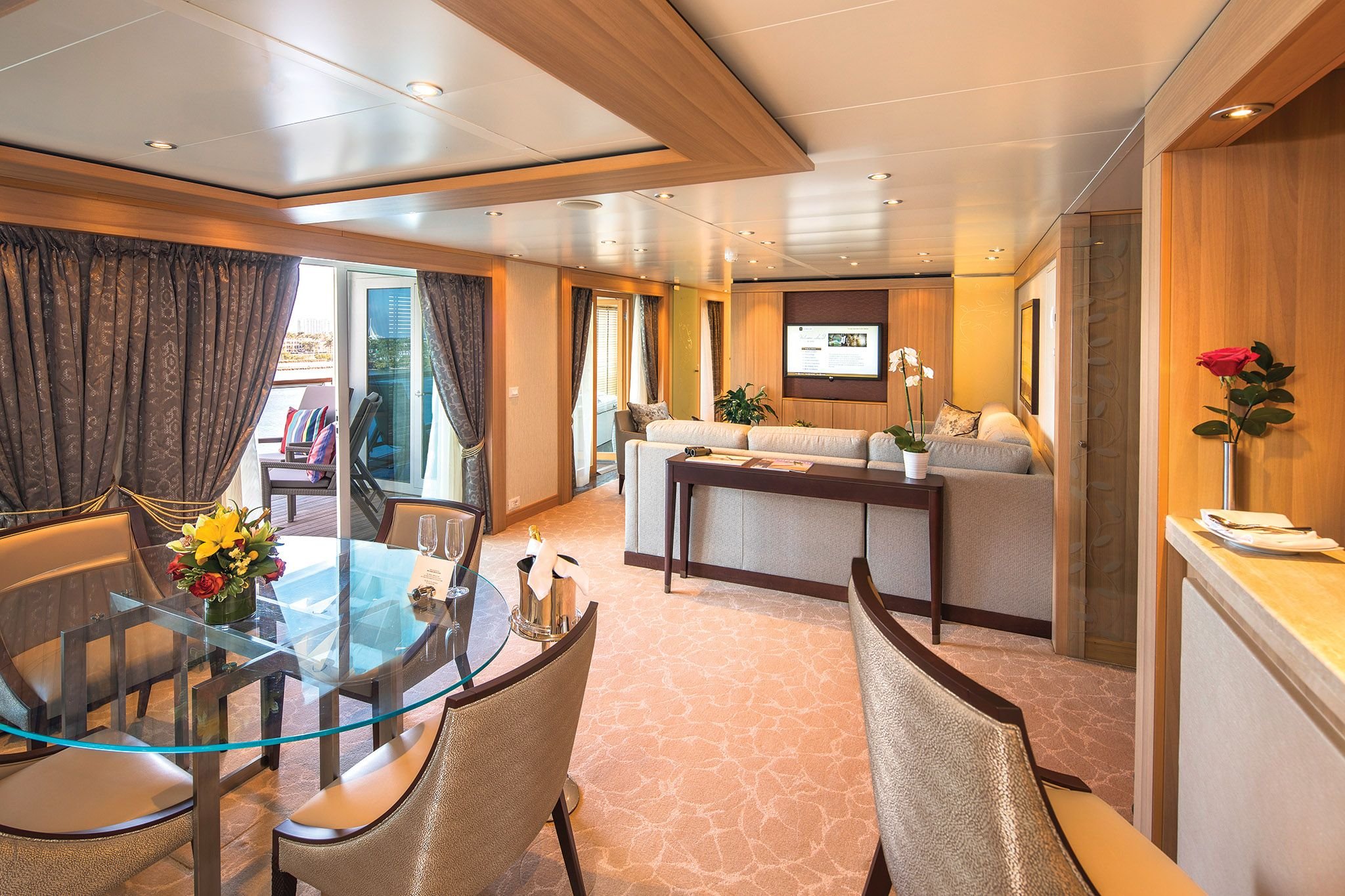 Seabourn Sojourn WINTERGARDEN SUITE_cc.jpg