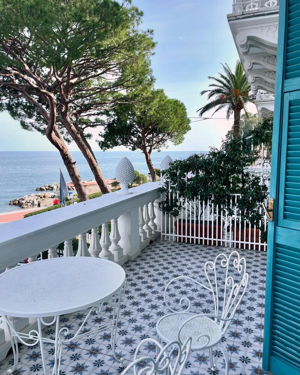 We&rsquo;ve thoroughly enjoyed 4 relaxing nights at the elegant  Grand Hotel Miramare in Santa Margherita Liqure on the Italian Riviera. We&rsquo;ve experienced warm sunshine, gentle rains, and a nearly full moon glow over the bay. We will miss our  