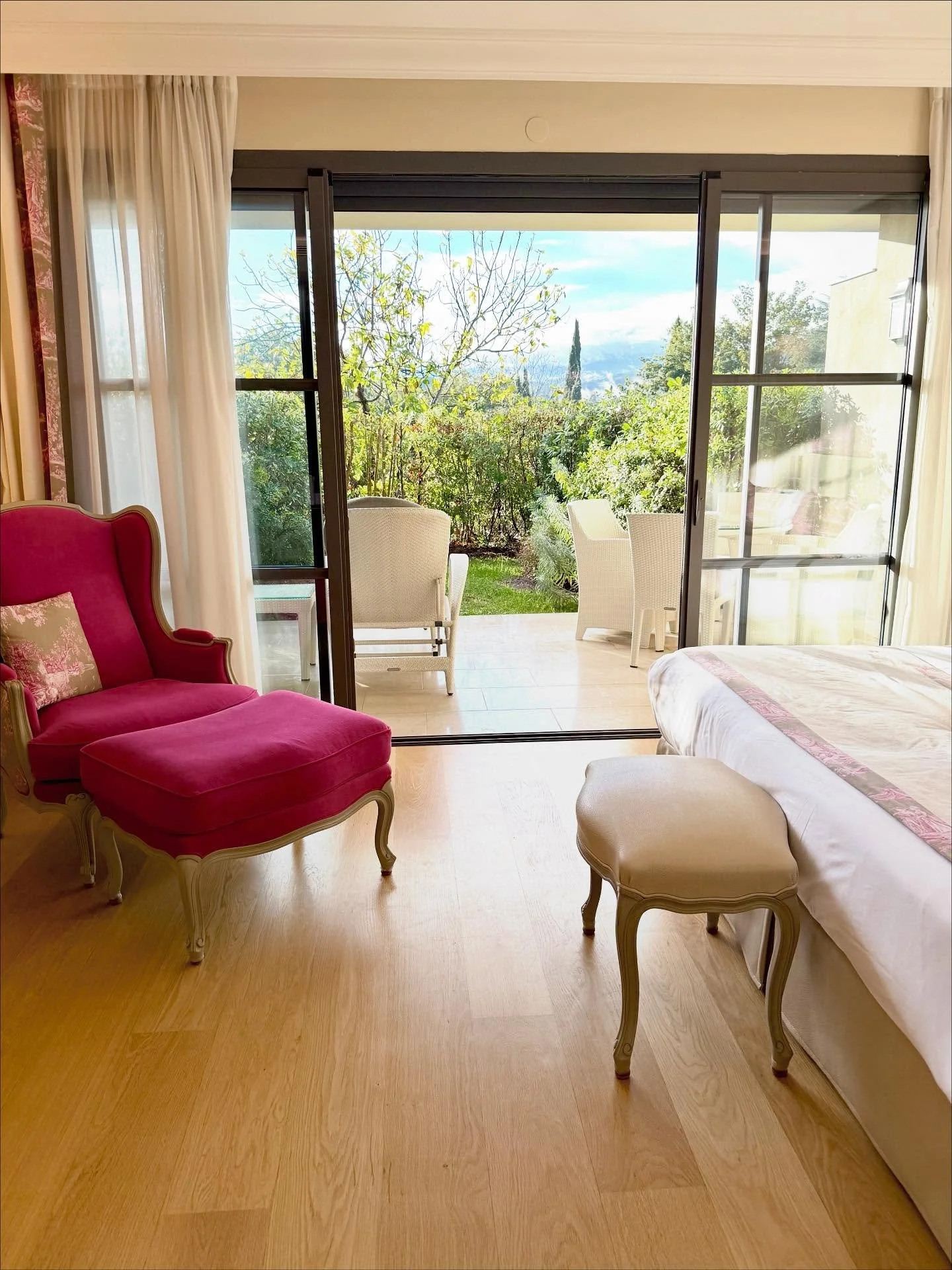 One of my favorite stays on this lovely two week trip to France was Domaine du Mas de Pierre- a luxurious 5-star Relais &amp; Ch&acirc;teaux resort in the charming village of Saint-Paul-de-Vence, blending Proven&ccedil;al charm with modern elegance. 