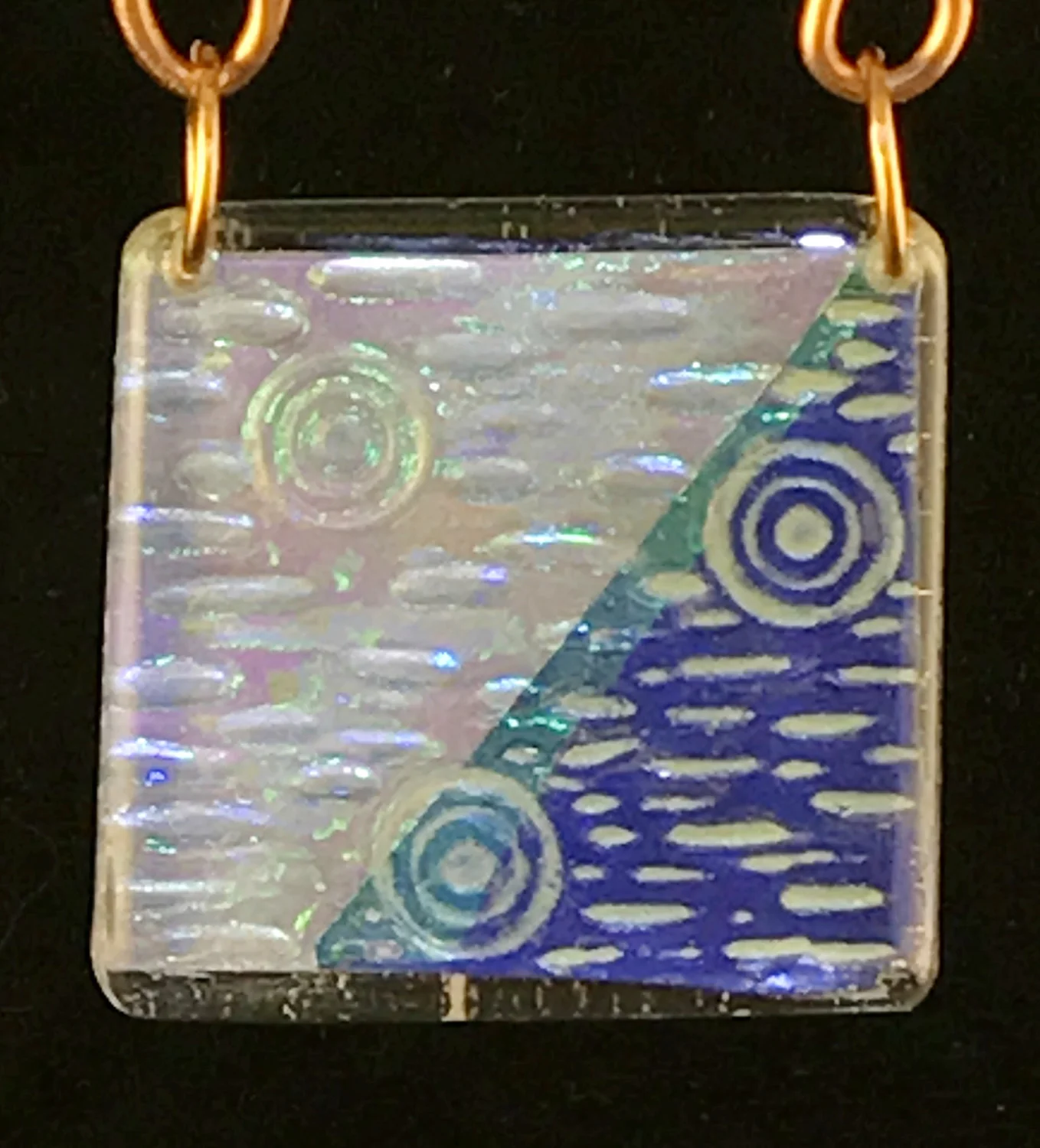 Day and Night pendant