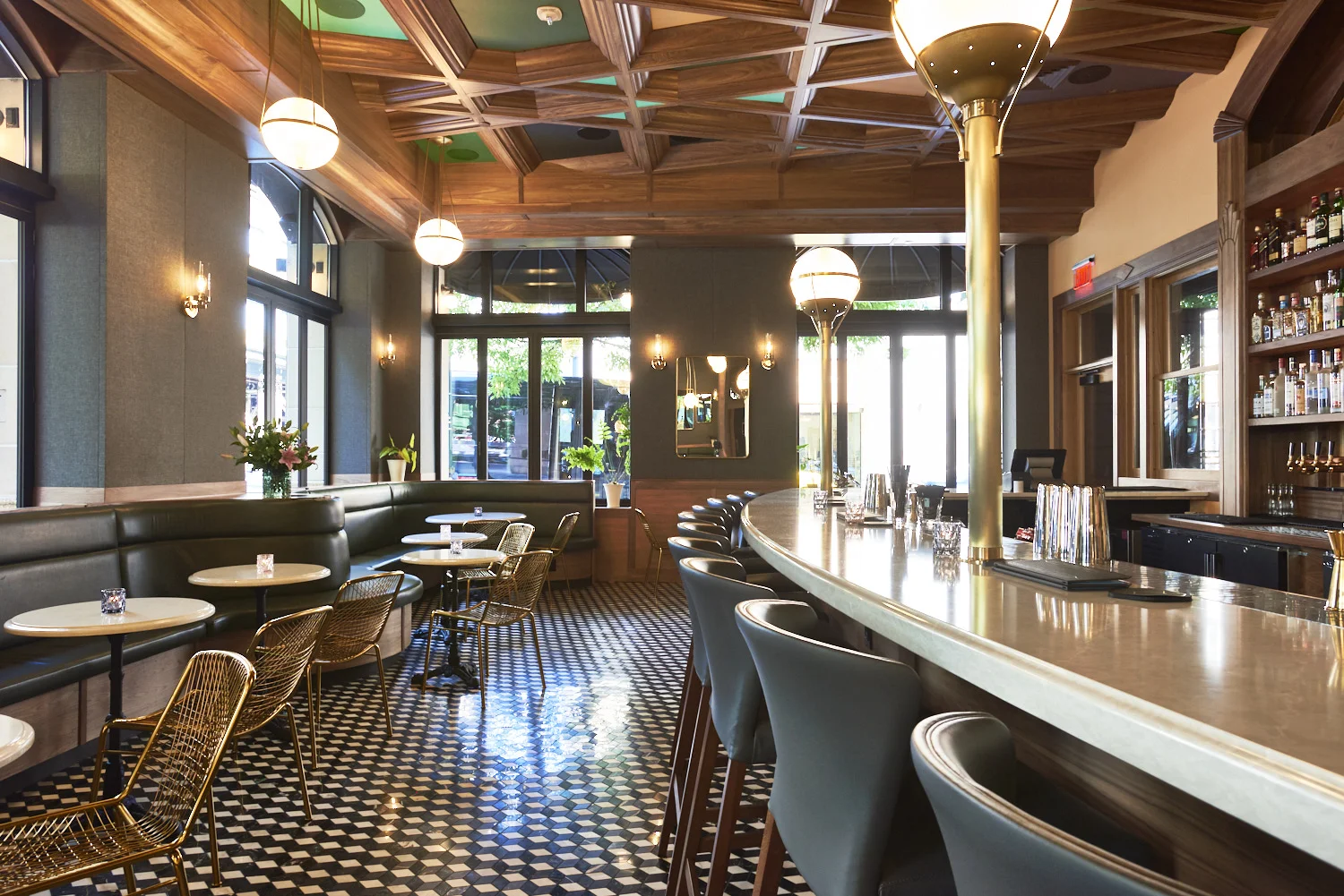 OPAL: DISCRETE SOUND SYSTEM IN A CLASSY BAR