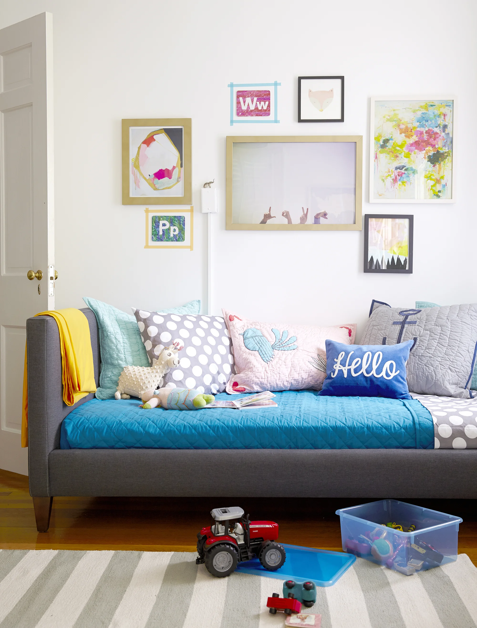 LookLingerLove_Playroom_02_0054.jpg