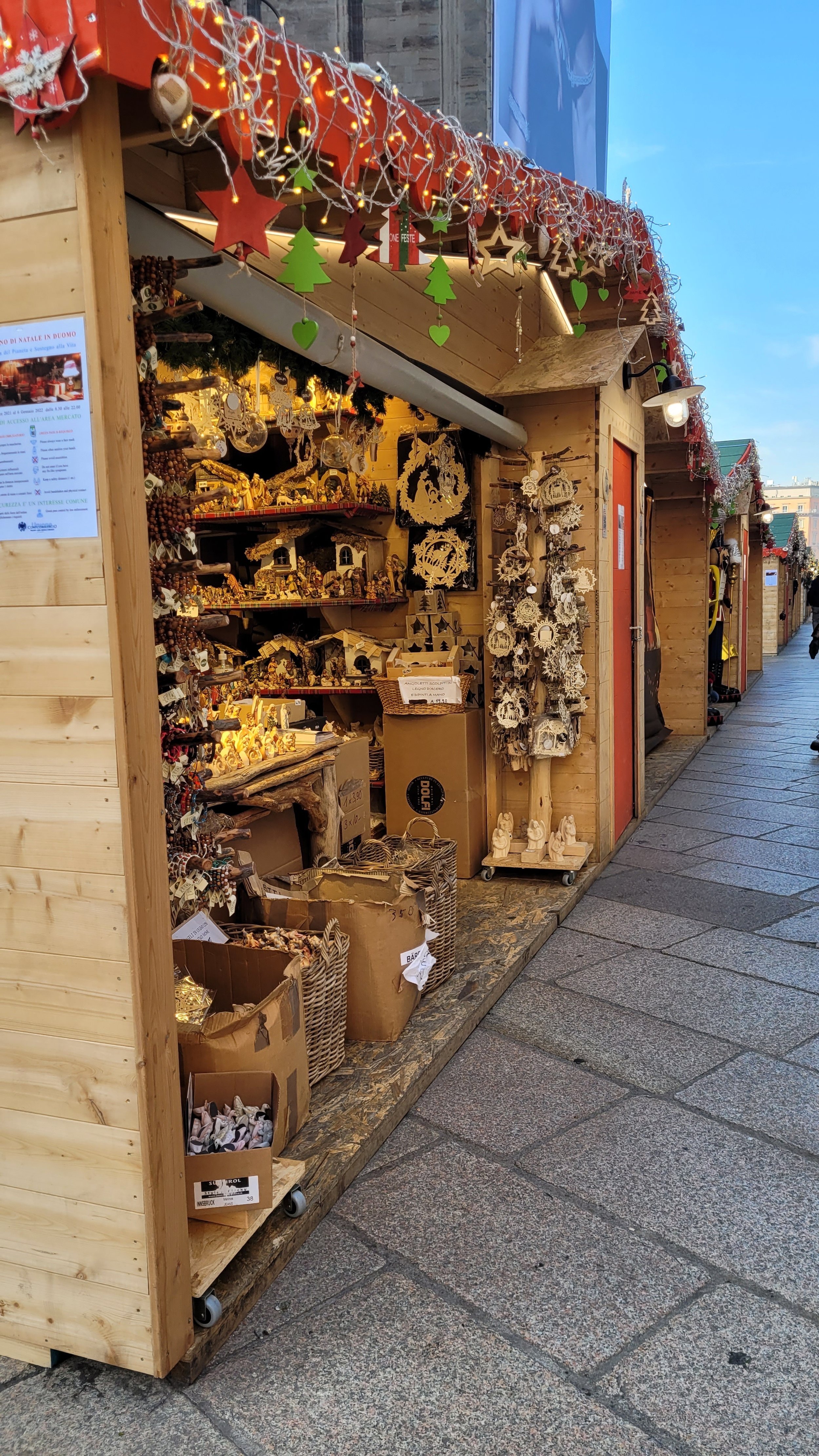  Christmas Market stands at the Duomo  Photo by Vanya Mavrodieva 