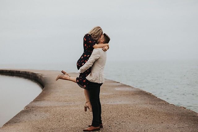 Happy Happy Sunday!!
&bull;
The sun officially is out longer now and the weather is 60 degrees today?!? 💛YAYAYYAYA!
&bull;
Go outside, walk to get your coffee and enjoy this weather!!
&bull;
Also, give some love to these two babes channeling their i