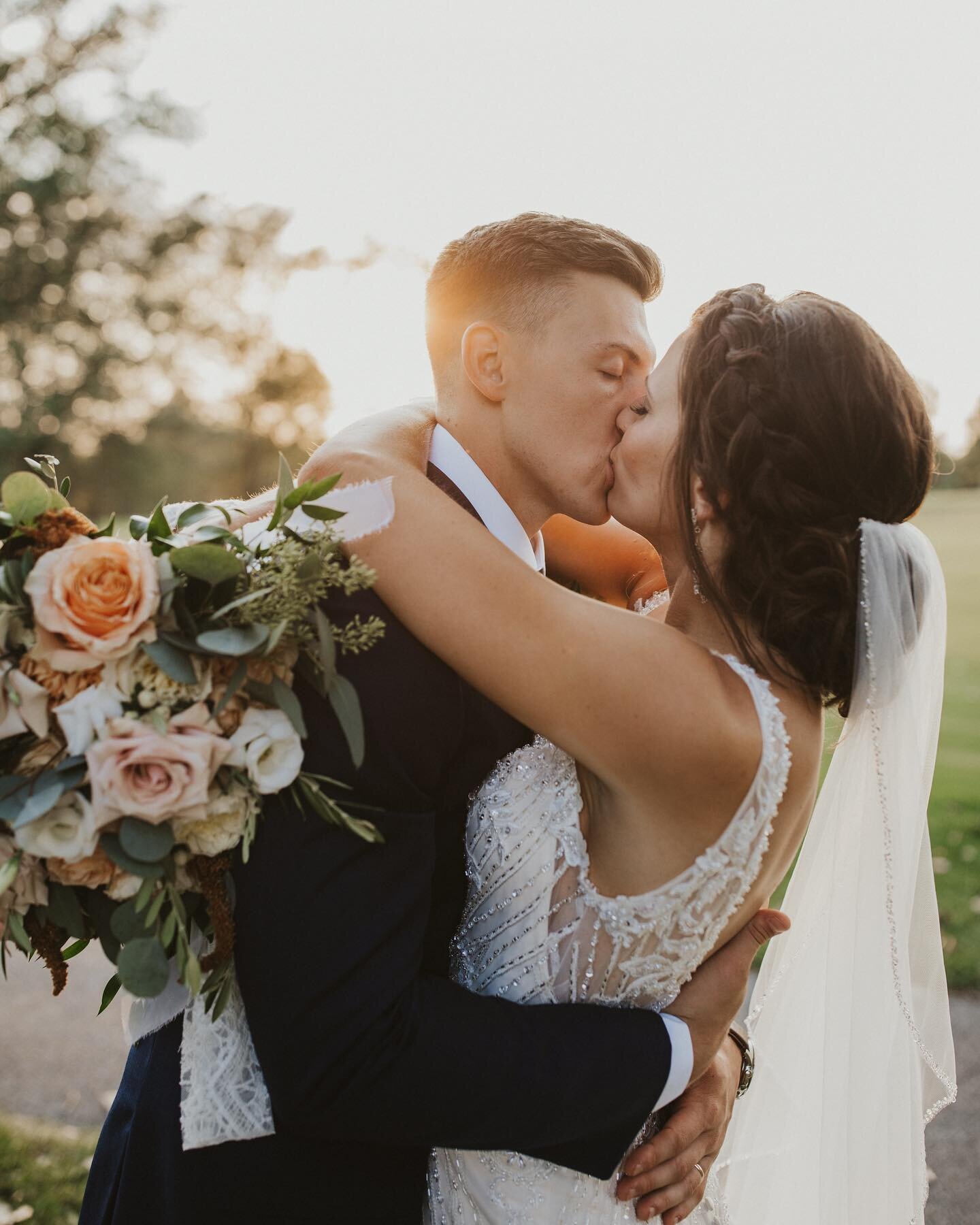 Mr. + Mrs. Dillingham... that has a nice ring to it 😜💛 
-
SOOO happy for Jared + Ashley finally getting married!! They had the most perfect day surrounded by friends and family and I&rsquo;m already wanting to go back! These two have big hearts for