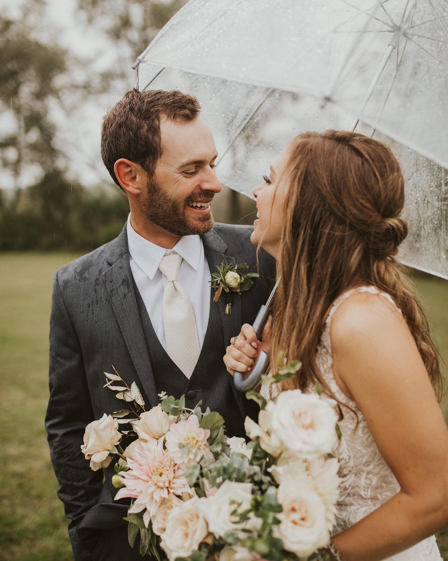 Sometimes when it&rsquo;s pouring rain on your wedding day ya just gotta get wet and embrace the rain!! That&rsquo;s exactly what these two did! Danielle + Alex had a little different day than originally planned, but everything turned out to be even 