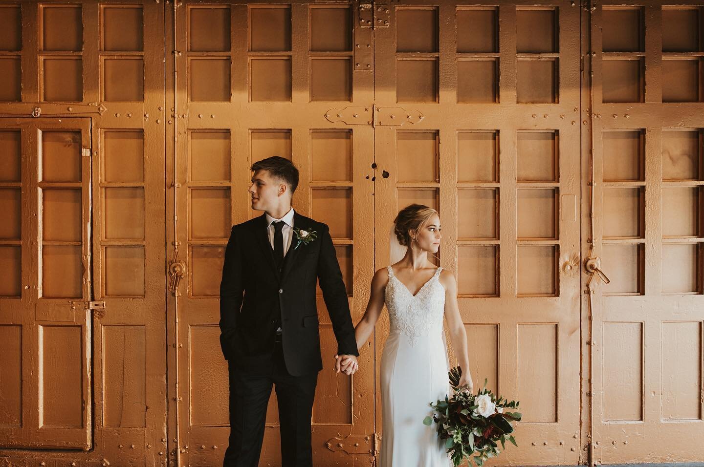 Johanna + Evan made it OFFICIAL over the weekend and it was such a beautiful day! Still can&rsquo;t get over all the perfect details they included! From the coolest honeycomb flower wall for a fun photobooth to dinner from 
@bientrucha (which if you 