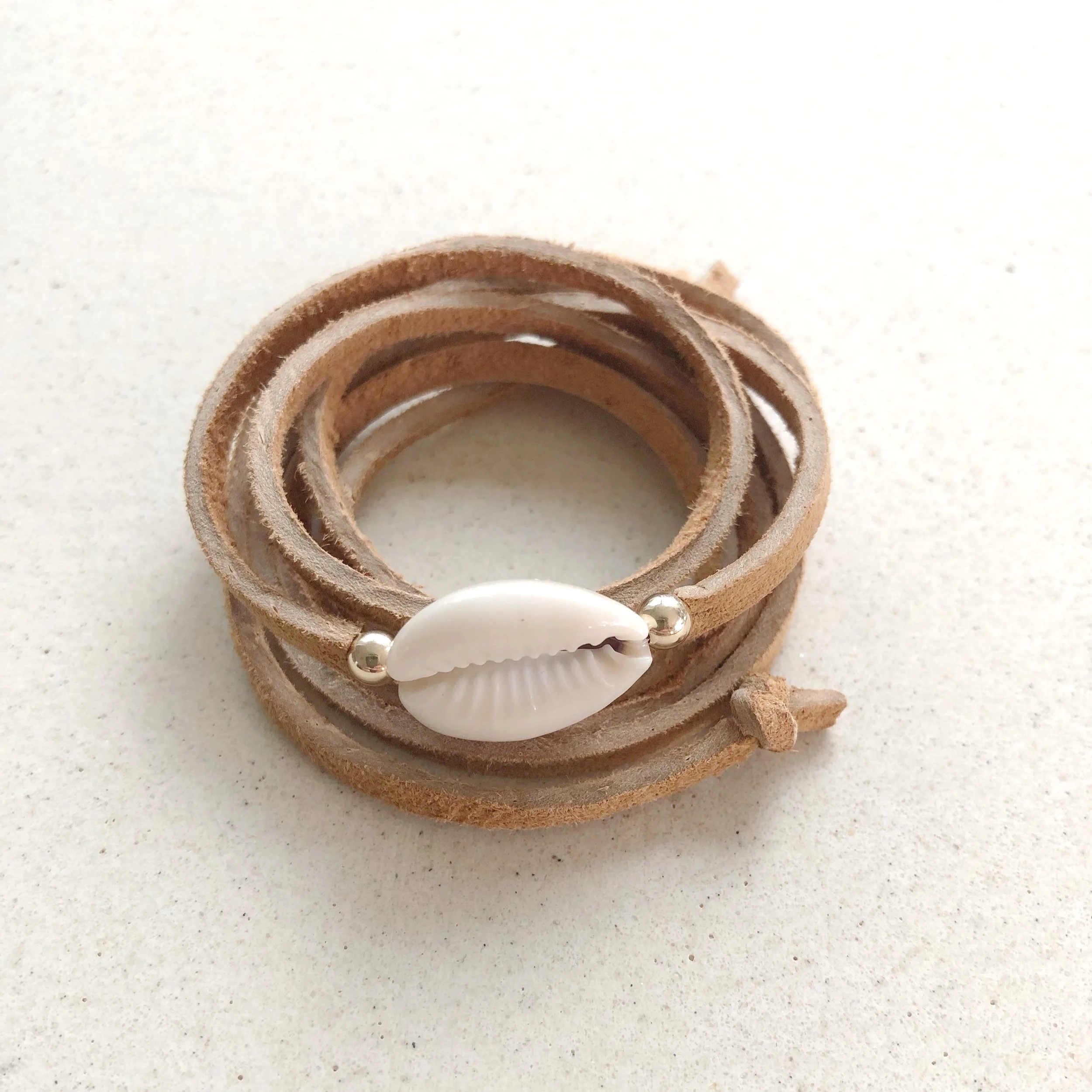 "Puka Camel Color" Cowrie Shell Leather Wrap