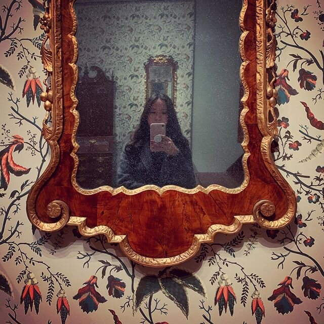 Mirror mirror 🎴
#introspection #reflections #reflect #memyselfandi #selfcare #selflove #framed #perspective #ornate #mirror #art #arttherapy #patterns #fineart #museum #boston