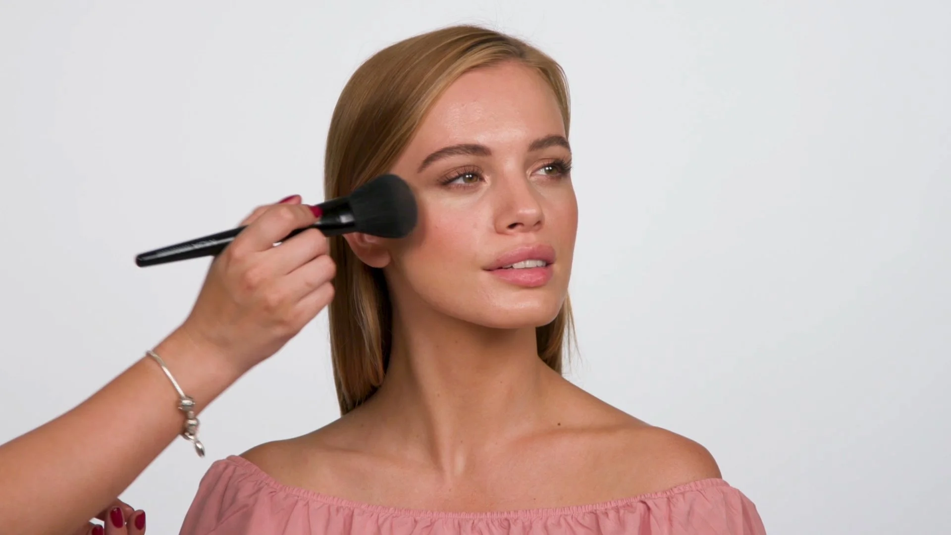 Rivergroup MUA Tutorial still 10.jpg