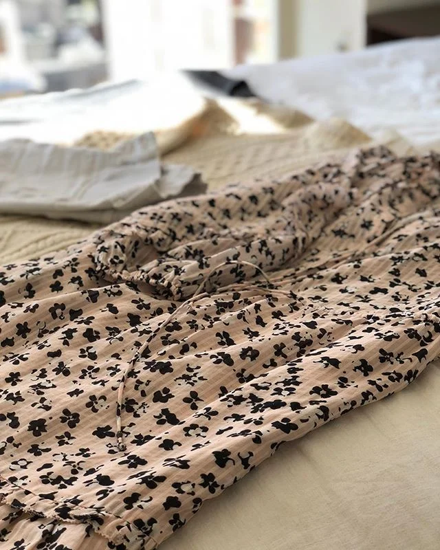 Photoshoot prep with @motheruntitled for @wellroundedny 📷: @jessicalorrenlifestyle .
.
.
.
#lystyles #personalstyling #jessicalorren #motheruntitled #ullajohnson #redvalentino #jbrand #theory #photoshoot