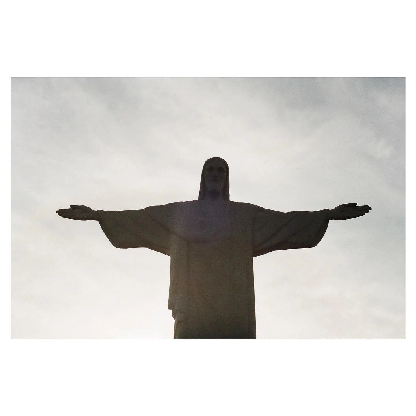 Aben&ccedil;oado por Deus &bull; Rio de Janeiro, 2019 &bull;