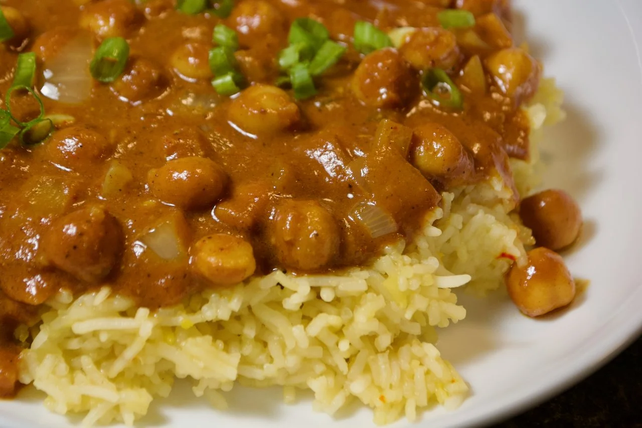 Indian Curry Butter Chickpeas (Vegetarian)
