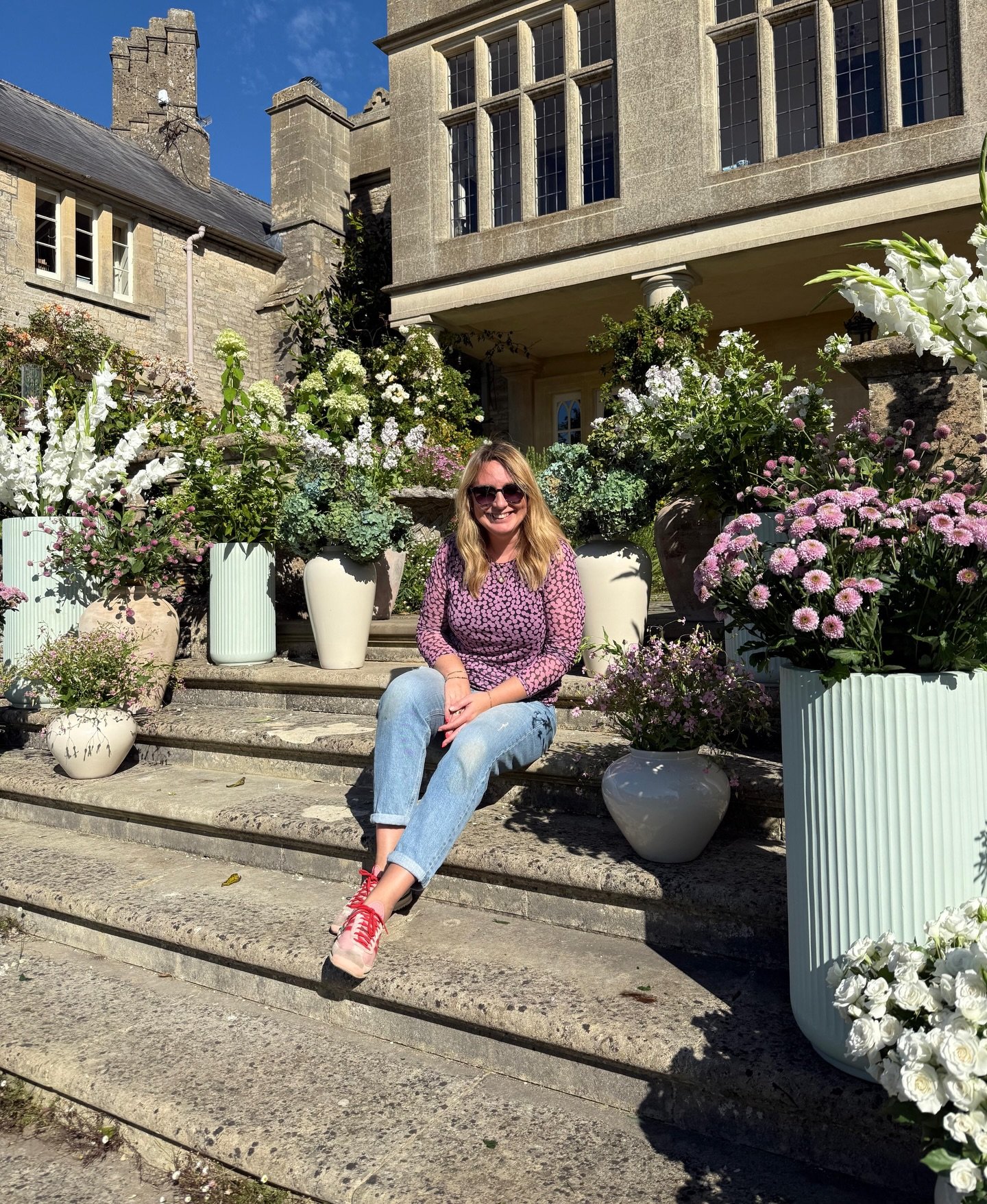 Hello from the face behind the brand 🥰 

Not sure where to start with your wedding stationery? 🤍

You&rsquo;re not alone.

One of the first things couples say to me is:

💌 &ldquo;How many invitations do we actually need?&rdquo;
💌 &ldquo;What info