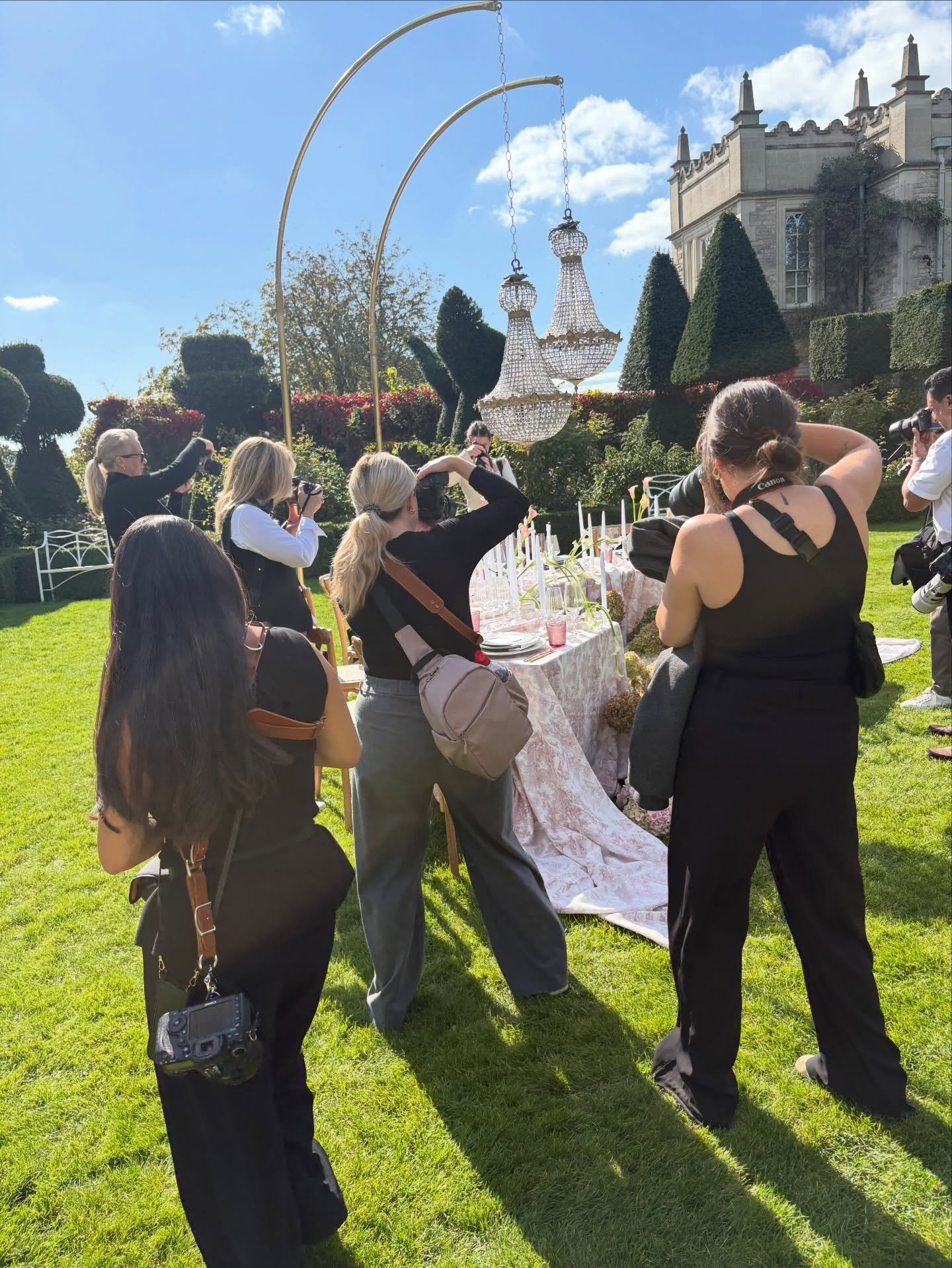 HNY! (We can still say that right?) 

A huge highlight of last year is 100% being a part of this amazing workshop at @euridge_ ✨ the whole day was a dream, I got to work with some of the most talented people I know in the industry, and watch @luciape