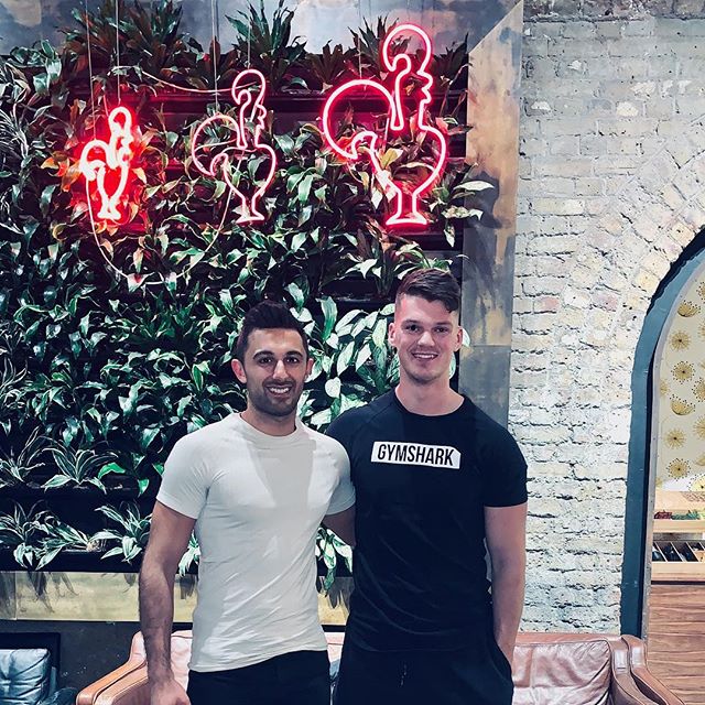 Great catching up with uni friend Ben Francis - Founder of @gymshark. In Nando&rsquo;s of course. .
.
It&rsquo;s so important to surround ourselves with positive, supportive people who want us to strive for bigger and better. .
.
Ben has built an inc