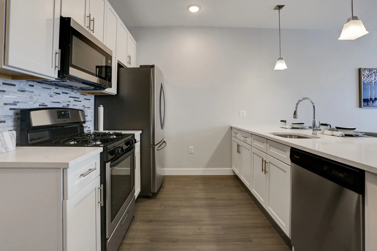 18_17Kitchen_mls.jpg