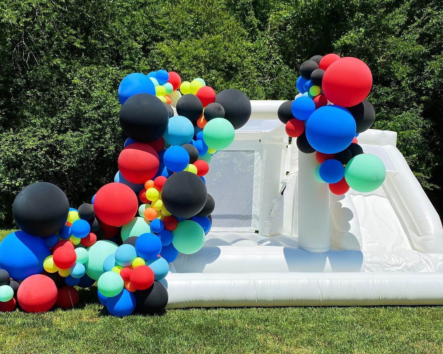 @vlancahousenashville was prompt, we worked fast&hellip; Little Henry: &ldquo;Ms. Sunny, is the bounce house ready yet?&rdquo; Wow it was it a hot, hot day and he was so very patient&hellip; more patience I have ever seen any child have- which is say